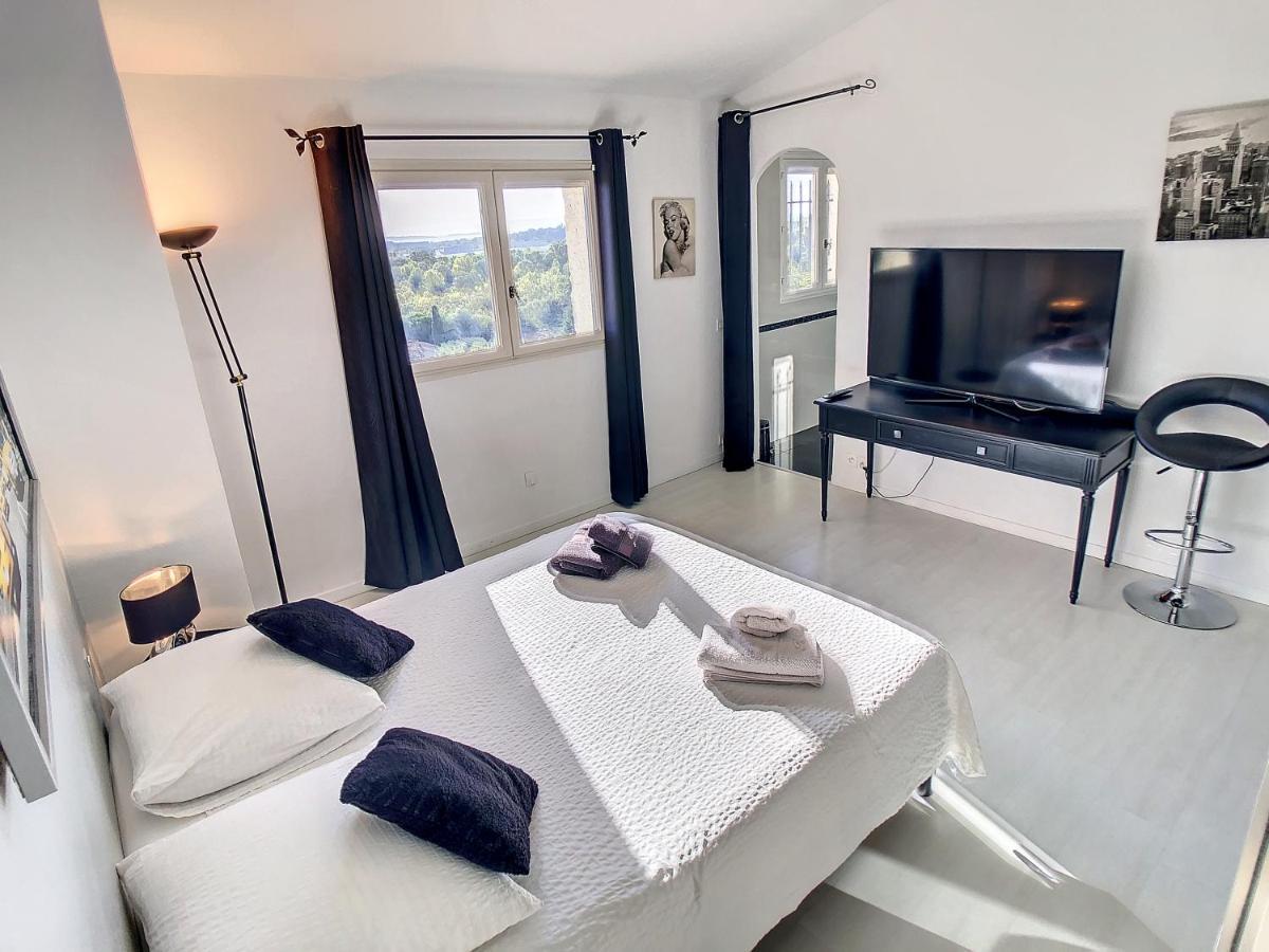 3 Bedrooms Villa Near Cannes - Pool & Jacuzzi - Sea View Mandelieu La Napoule Bagian luar foto