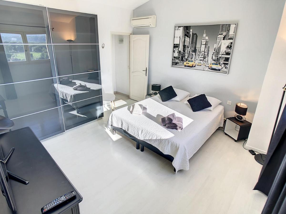 3 Bedrooms Villa Near Cannes - Pool & Jacuzzi - Sea View Mandelieu La Napoule Bagian luar foto