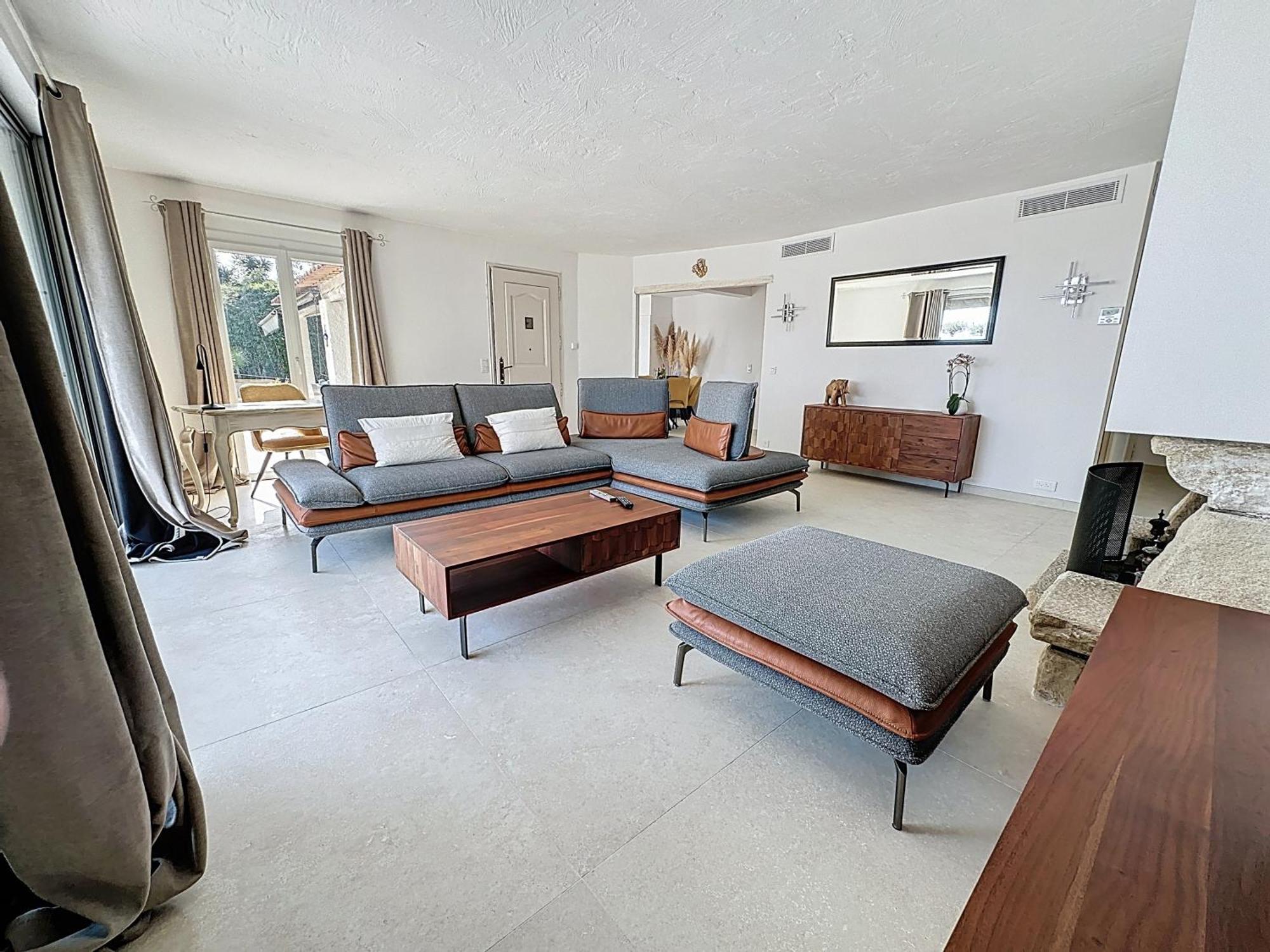 3 Bedrooms Villa Near Cannes - Pool & Jacuzzi - Sea View Mandelieu La Napoule Bagian luar foto