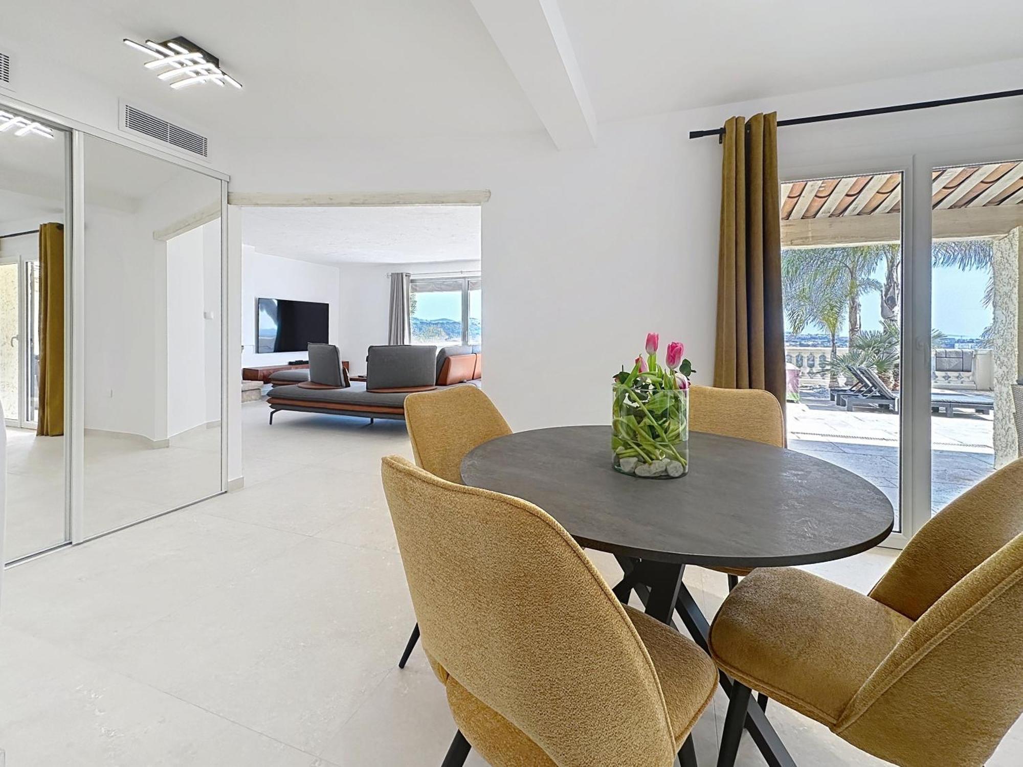 3 Bedrooms Villa Near Cannes - Pool & Jacuzzi - Sea View Mandelieu La Napoule Bagian luar foto