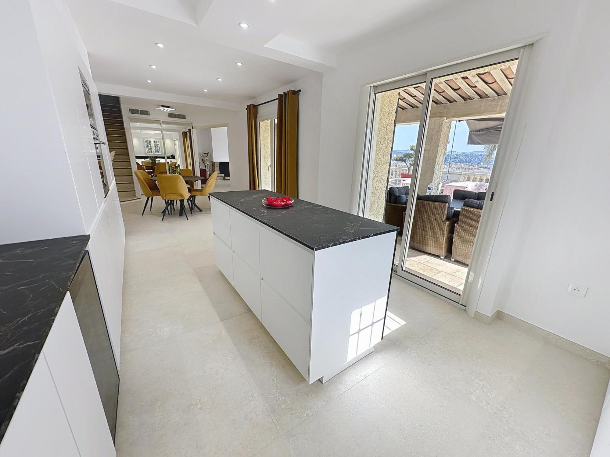 3 Bedrooms Villa Near Cannes - Pool & Jacuzzi - Sea View Mandelieu La Napoule Bagian luar foto